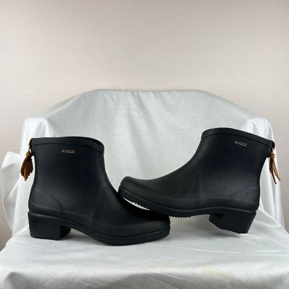 Aigle Black Rubber Rain boots Size 8 (39)